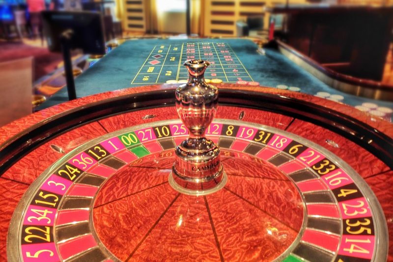 Casino ao Vivo ou Jogos Virtuais: Qual a Melhor Opção?